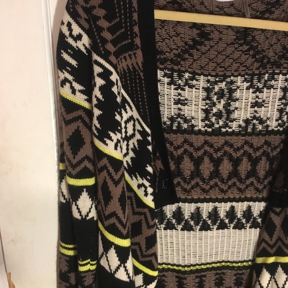 Aztec Print Sweater - Picture 3 of 5